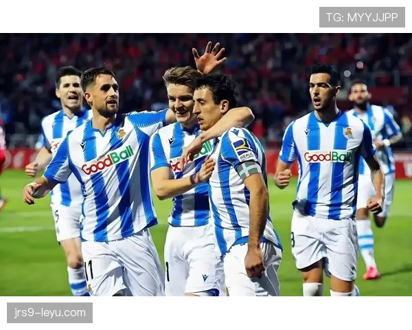 水晶宫中路渗透战术显成效,助球队力克强敌赢得关键胜利 水晶宫中路渗透战术显成效,助球队力克强敌赢得关键胜利