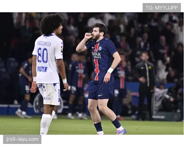 法甲积分榜更新：巴黎圣日耳曼领跑，马赛强势紧追