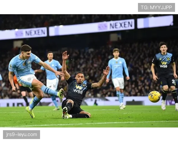 普鲁士主场堡垒延续强势表现,德甲赛季稳居争冠行列 普鲁士主场堡垒延续强势表现,德甲赛季稳居争冠行列