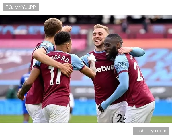 英超铁锤队新赛季表现稳健，崛起势头引热议