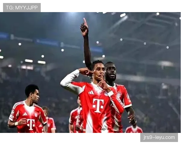 拜仁慕尼黑高位压迫战术下，防线空当是否更容易被对手反击利用