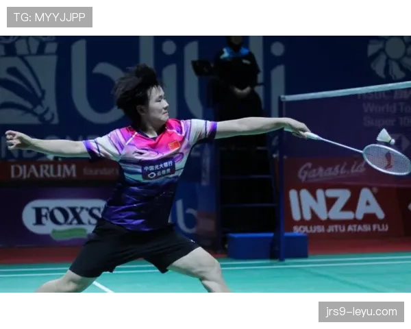 刷到何冰娇私服照那一瞬，我这工资根本配不上她的衣柜